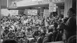 Former prime-minister Robert Muldoon addresses a crowd